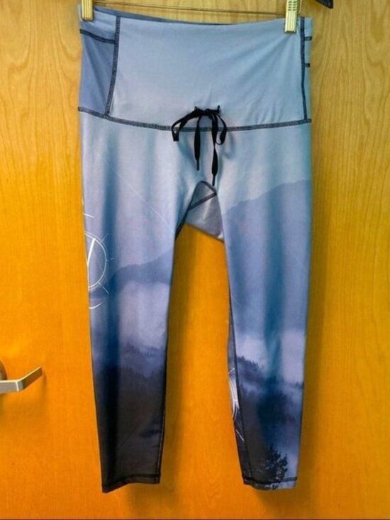 Pants - BE’WILDHER Sz L Crop Leggings Active Fitness Wear